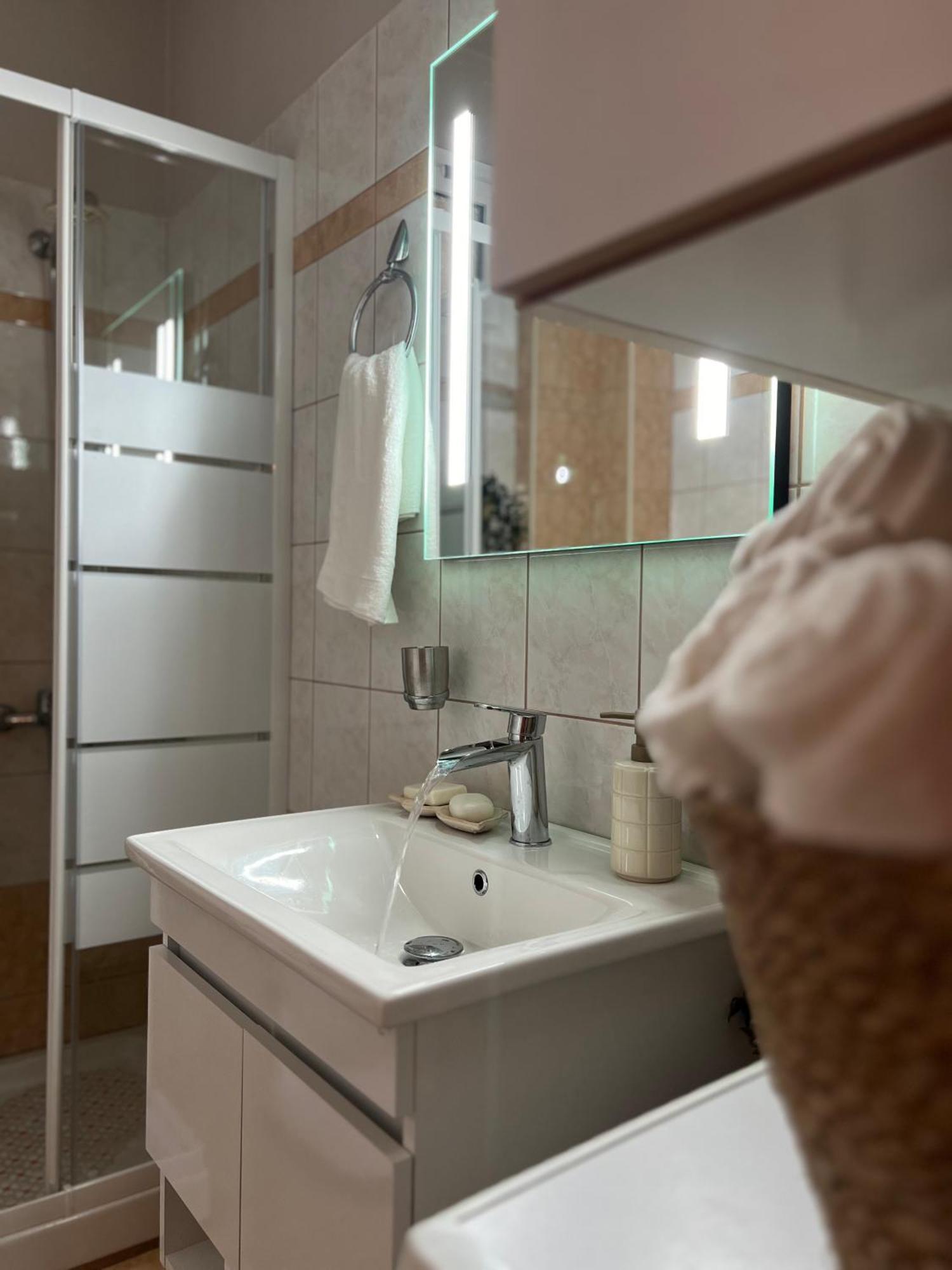 Olympus Cozy Apartment Литокорон Екстериор снимка